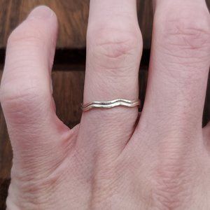Size 6.5 925 Sterling Silver Wavy Line In The Middle Ring